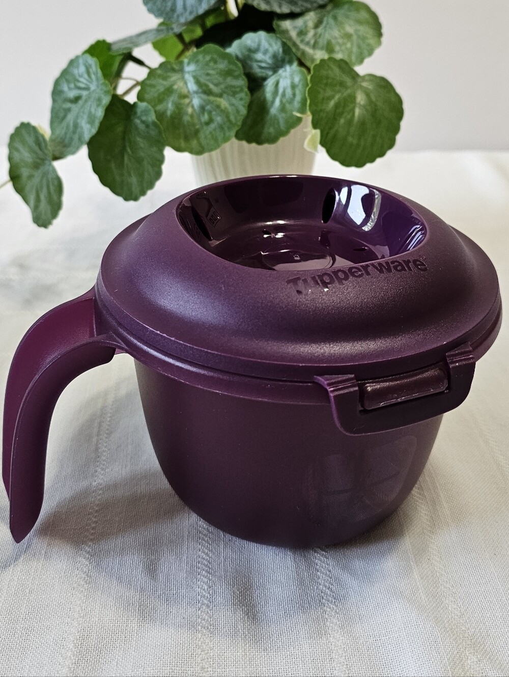 Tupperware Microwave Rice Cooker with Handle and Secure Lid